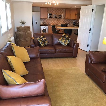 Beautiful 3-Bed Apartment In Gourock Bagian luar foto